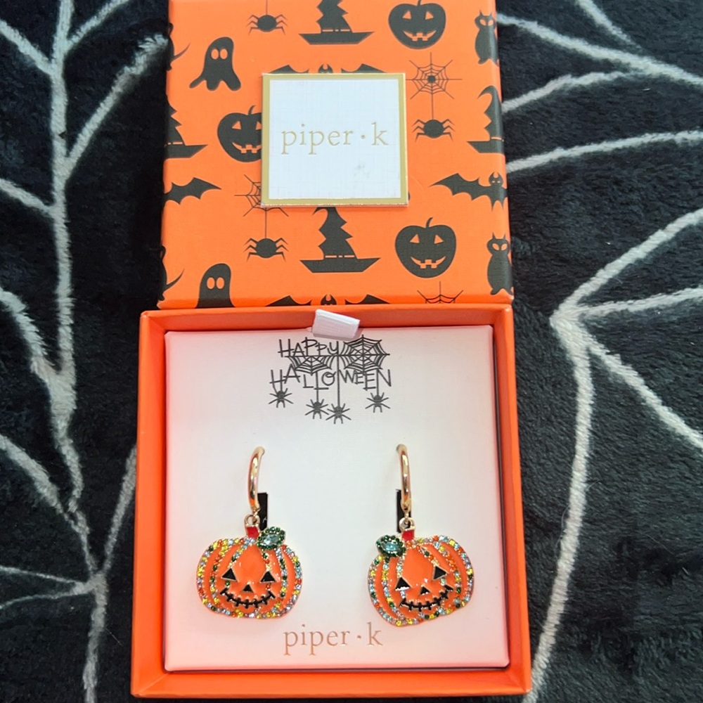 BNWT Piper K Pumpkin earrings
